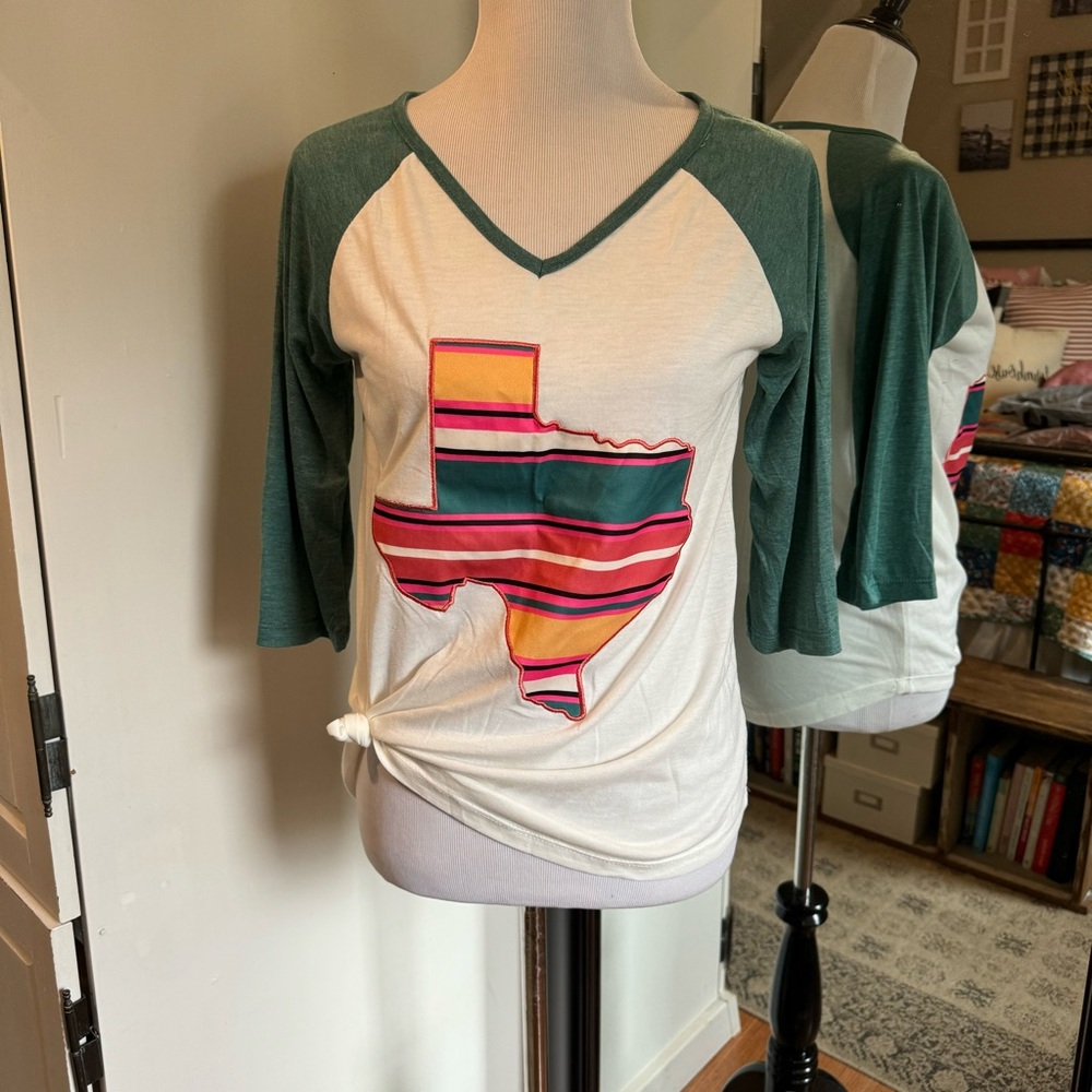 🔴 Wanderer by Southern Grace Small Texas Shirt